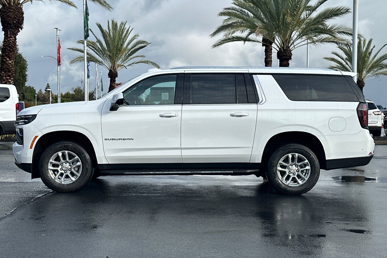 New 2026 Chevrolet Suburban LS image 6