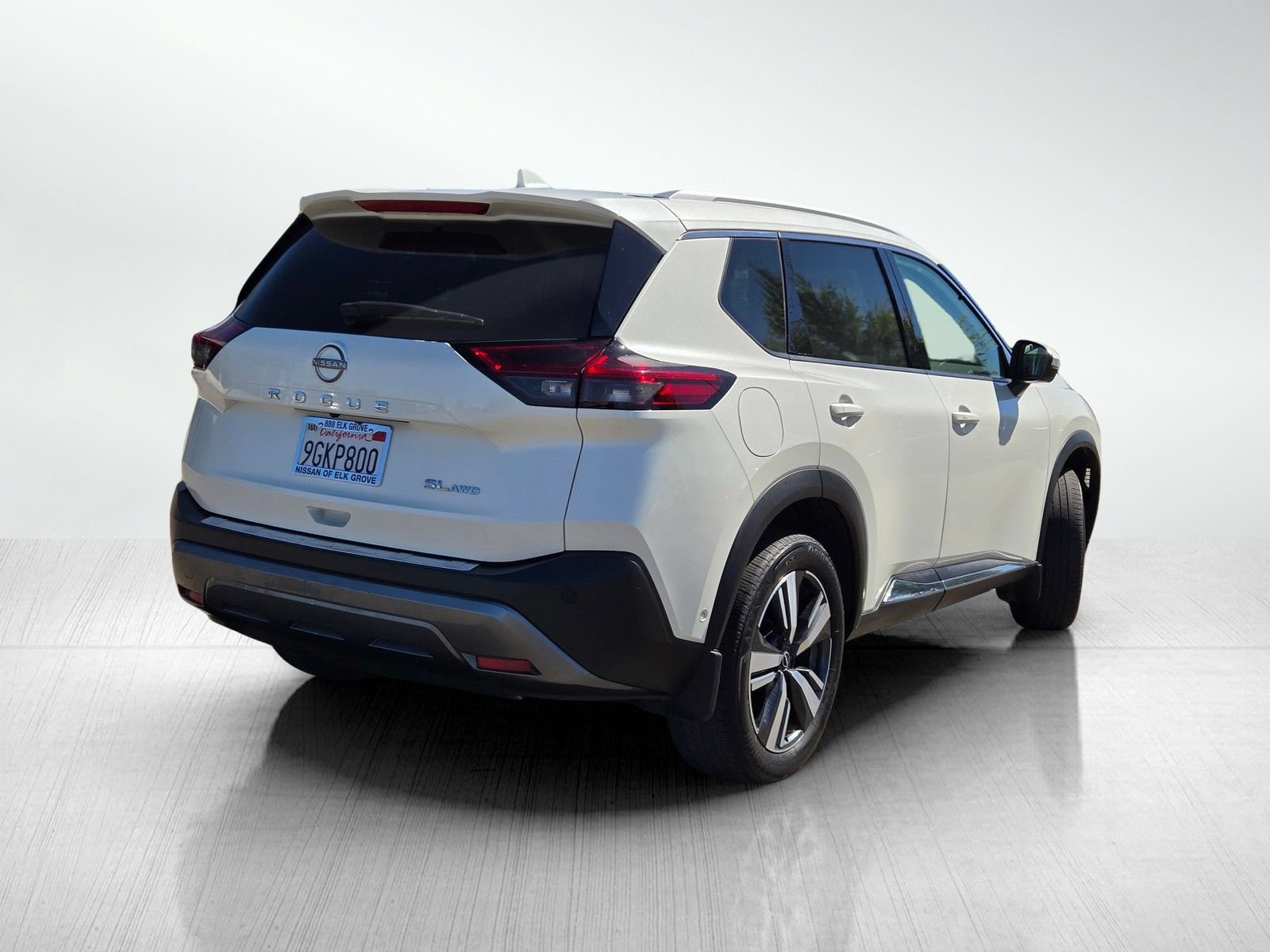 Used 2023 Nissan Rogue SL w/ SL Premium Package AWD/4WD image 4