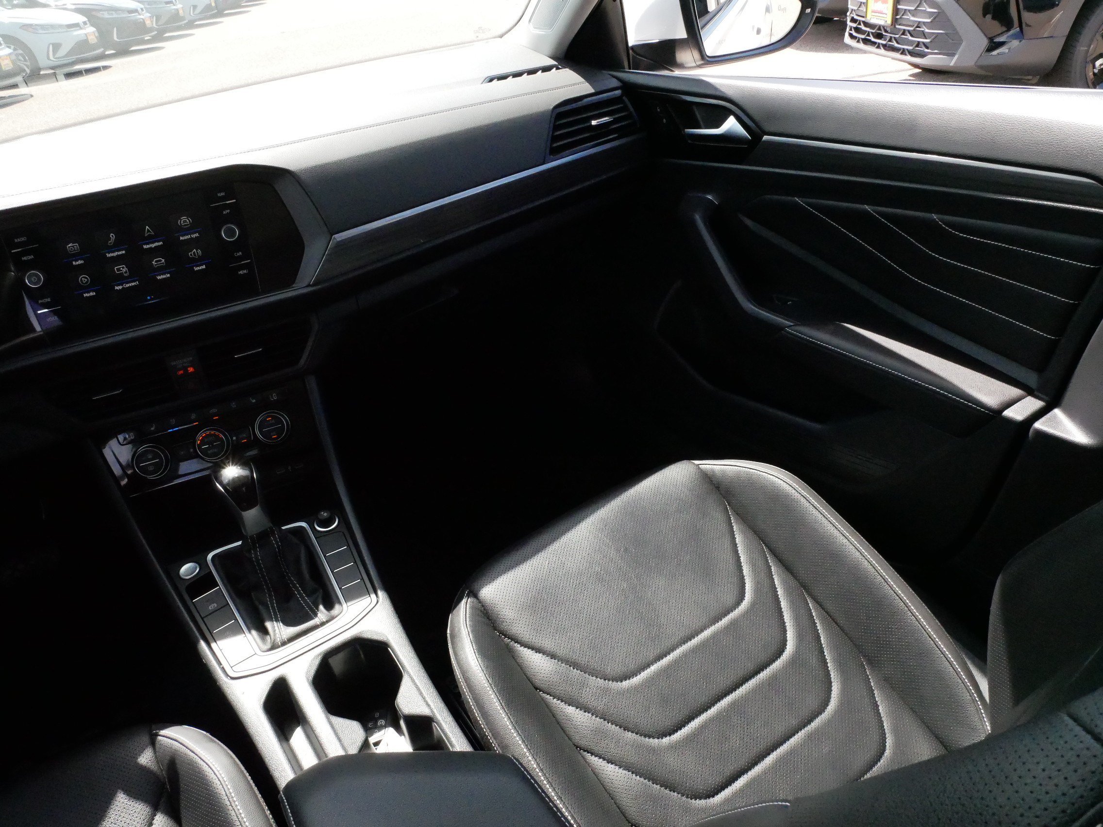 Used 2023 Volkswagen Jetta SEL FWD image 11