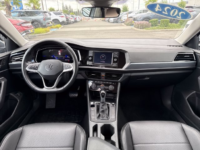 Used 2024 Volkswagen Jetta SE FWD image 11