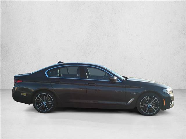 Used 2023 BMW 530e w/ Premium Package RWD image 4