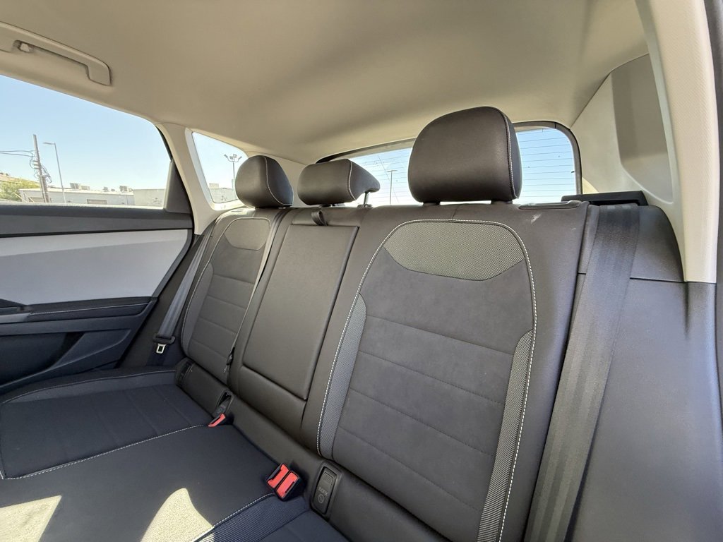 Certified 2024 Volkswagen Taos SE w/ MDO Package image 7