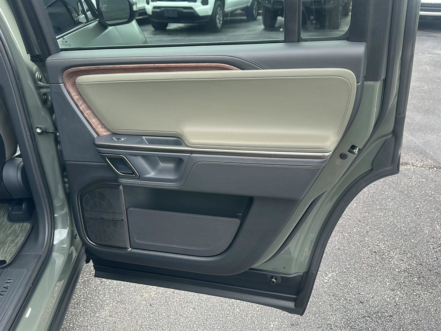 Used 2022 Rivian R1S Launch Edition AWD/4WD image 21