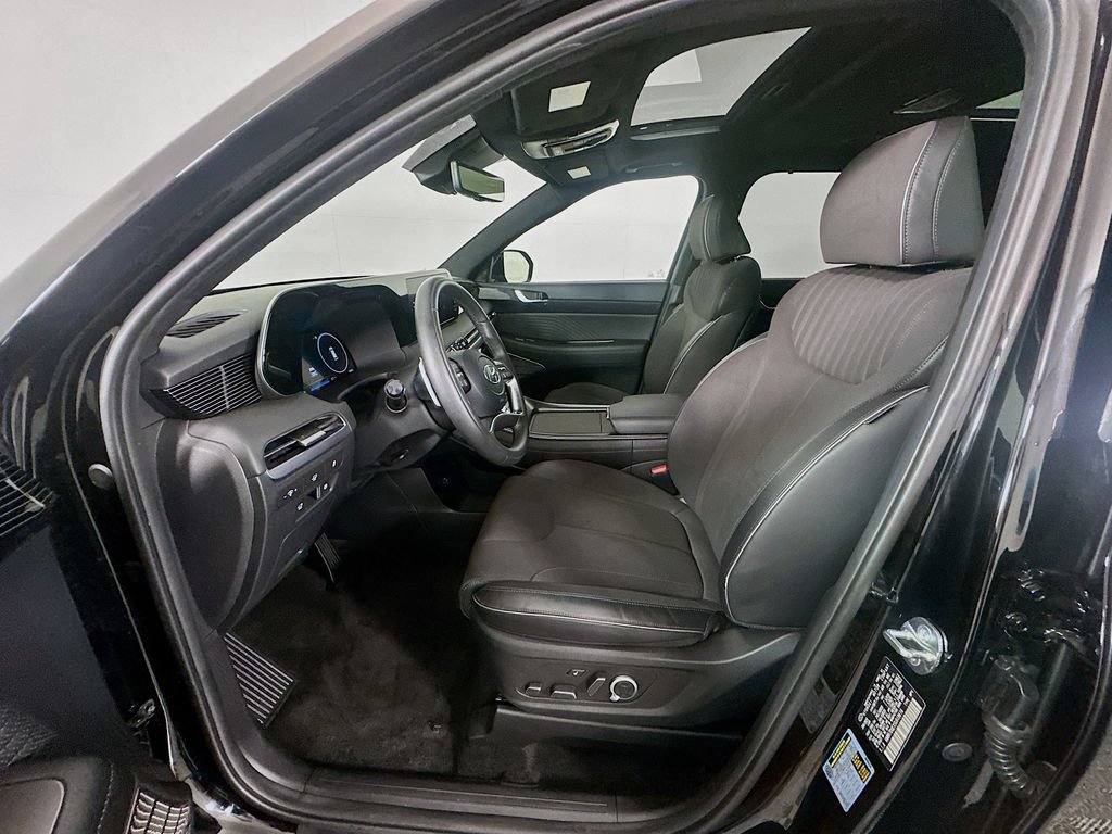 Certified 2025 Hyundai Palisade Calligraphy AWD/4WD image 21