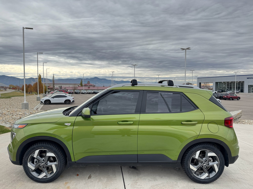 Used 2022 Hyundai Venue SEL w/ Cargo Package image 6