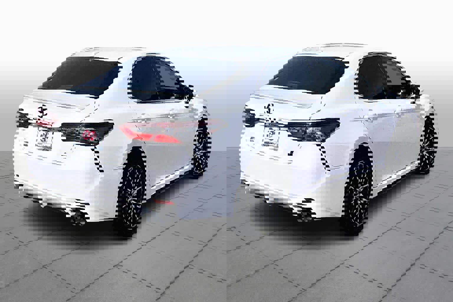 Used 2023 Toyota Camry SE image 13