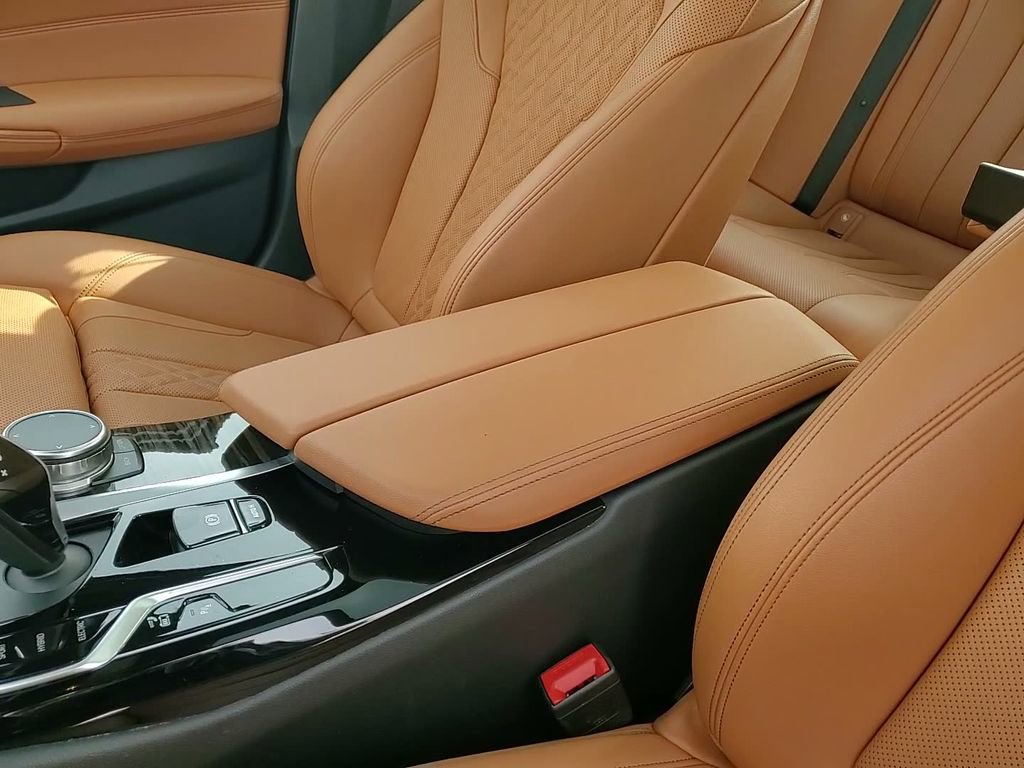 Used 2023 BMW 530e xDrive w/ Convenience Package image 33