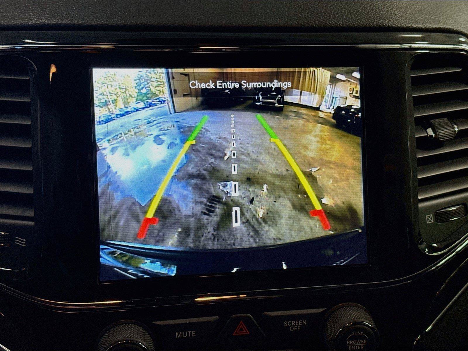 Used 2021 Jeep Grand Cherokee Trailhawk w/ Premium Lighting Group AWD/4WD image 14