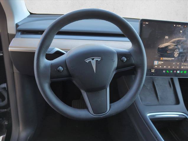 Used 2024 Tesla Model Y Long Range AWD/4WD image 18