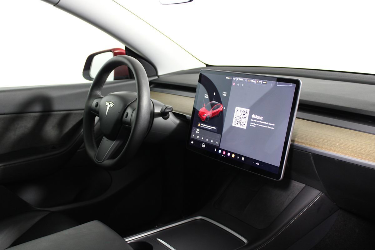 Used 2021 Tesla Model Y Long Range AWD/4WD image 14