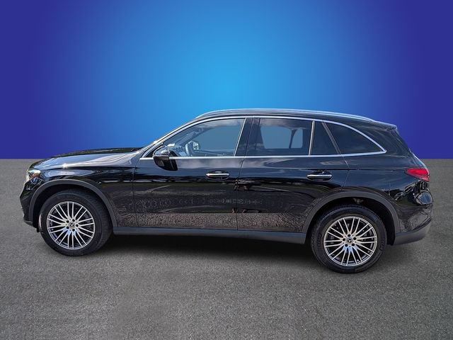 Used 2024 Mercedes-Benz GLC 300 4MATIC image 2