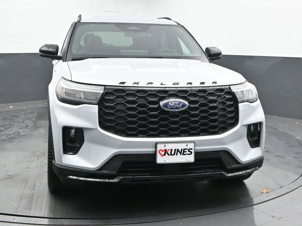 New 2026 Ford Explorer ST-Line w/ ST-Line Street Pack image 3