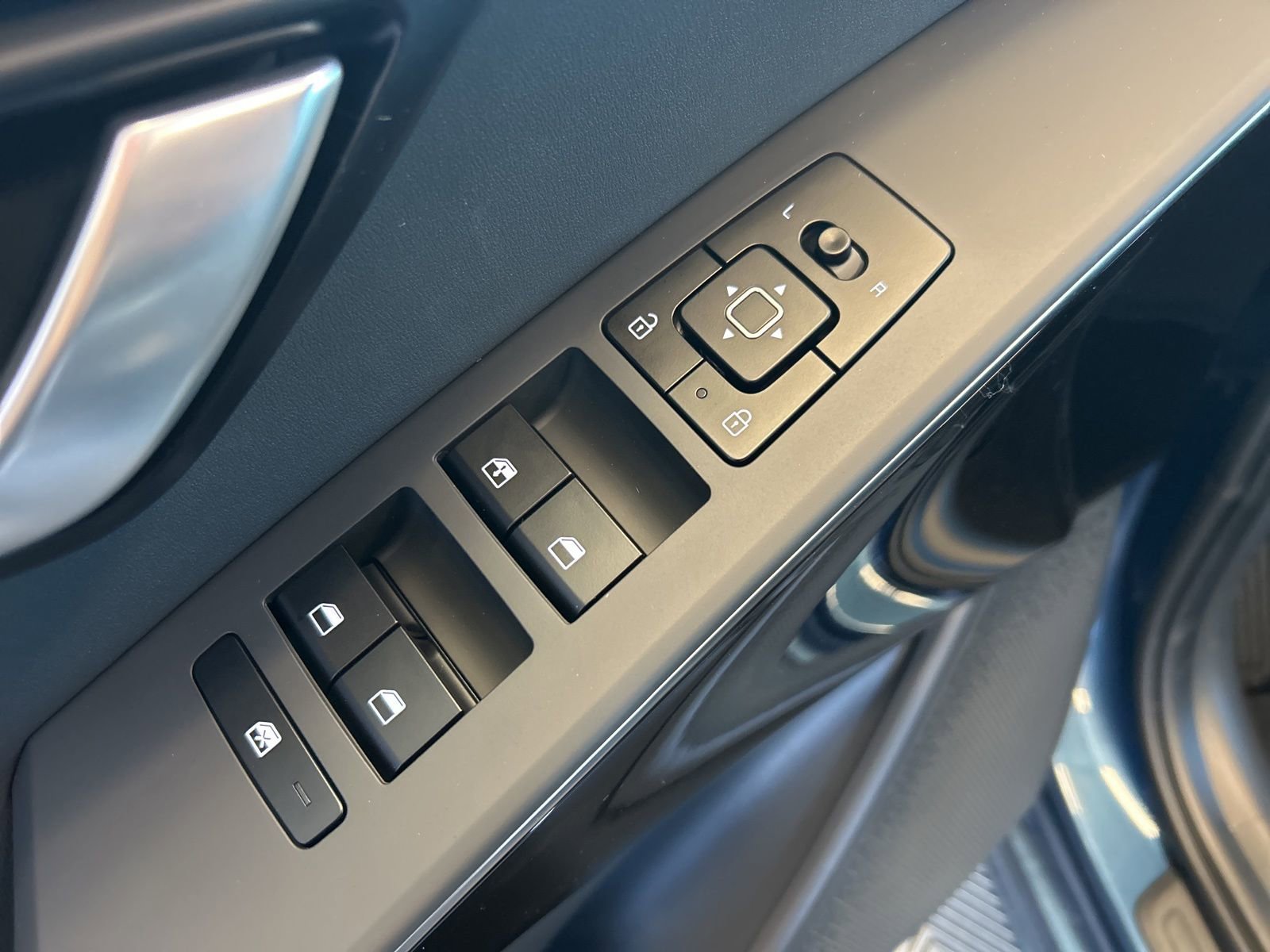 New 2025 Kia Niro Wind w/ Wind Preserve Package image 13