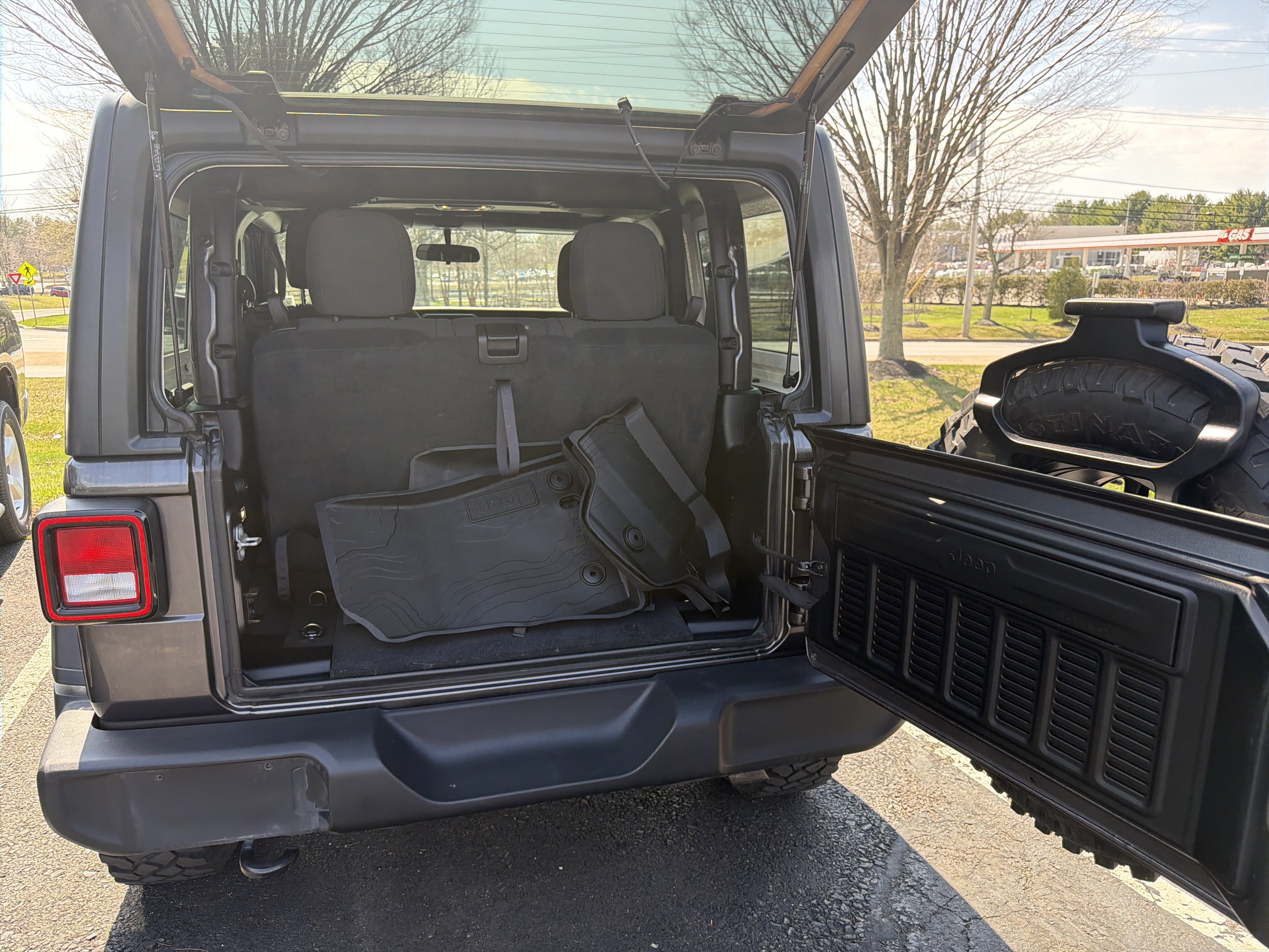 Used 2021 Jeep Wrangler Willys AWD/4WD image 11