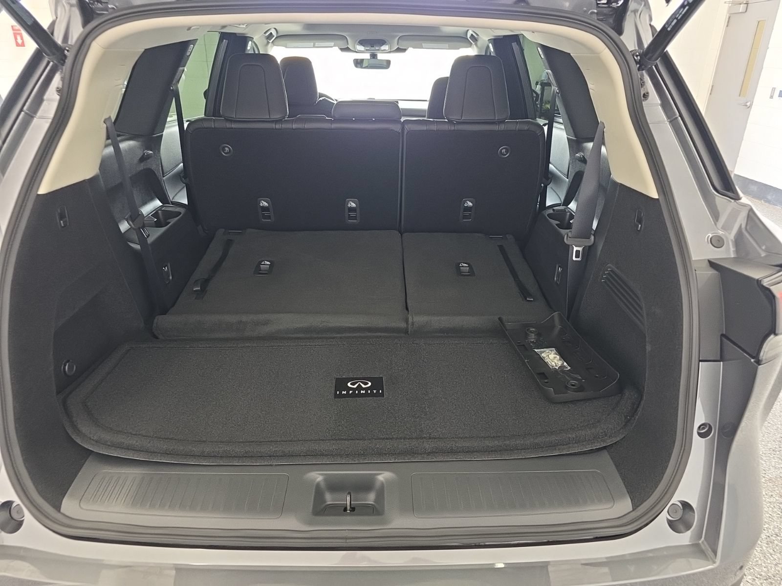 New 2026 INFINITI QX60 Luxe w/ Cargo Package AWD/4WD image 14