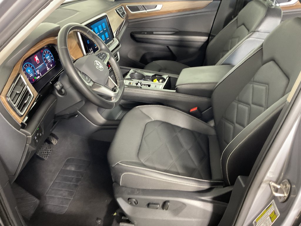 Used 2025 Volkswagen Atlas SE AWD/4WD image 17