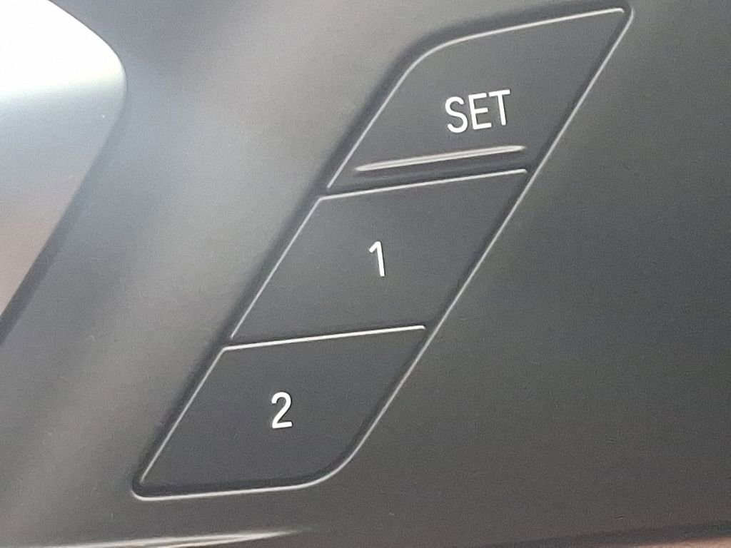 Certified 2025 BMW X5 xDrive40i w/ Premium Package image 27