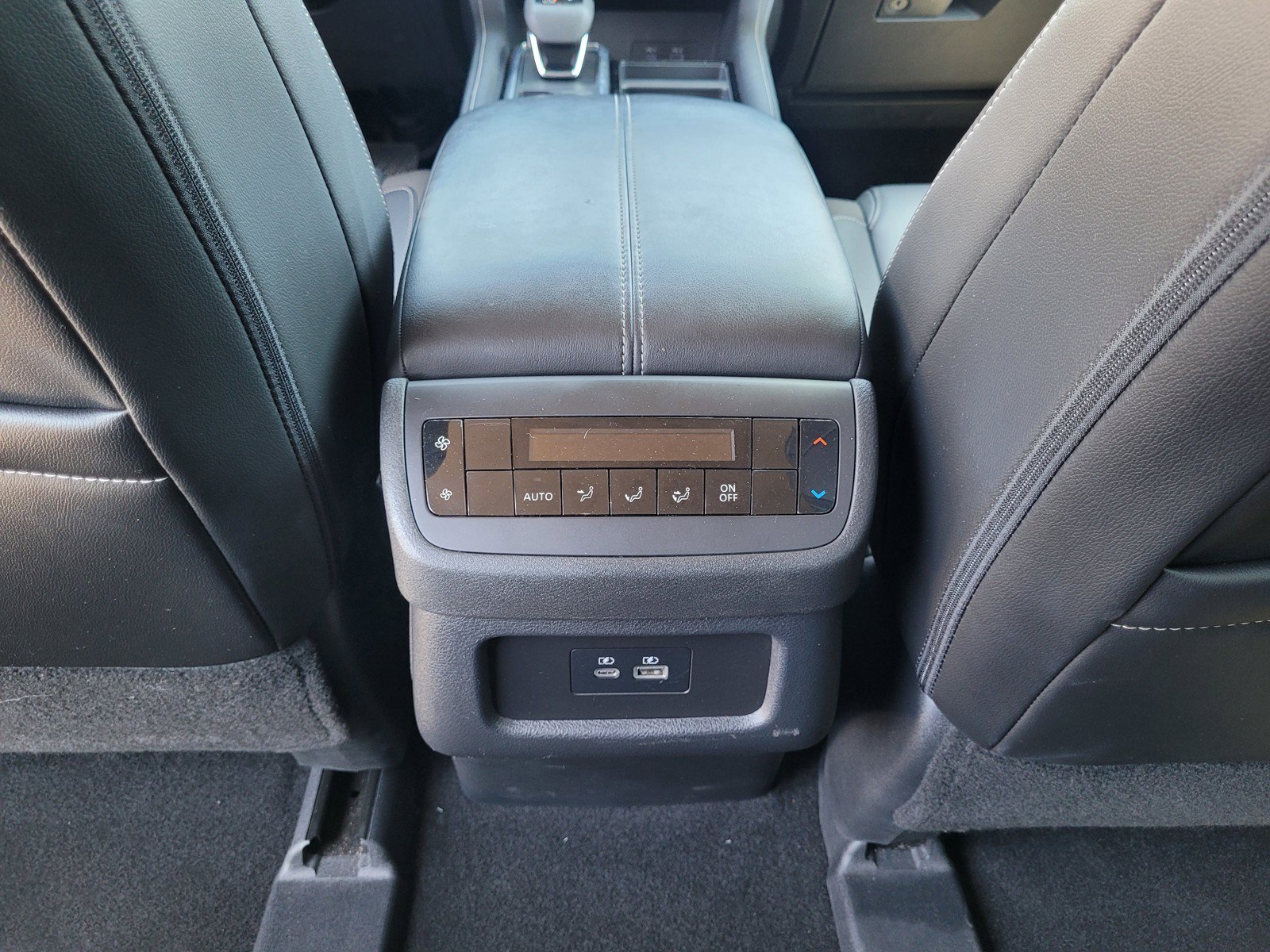 Used 2025 Nissan Pathfinder SL AWD/4WD image 16