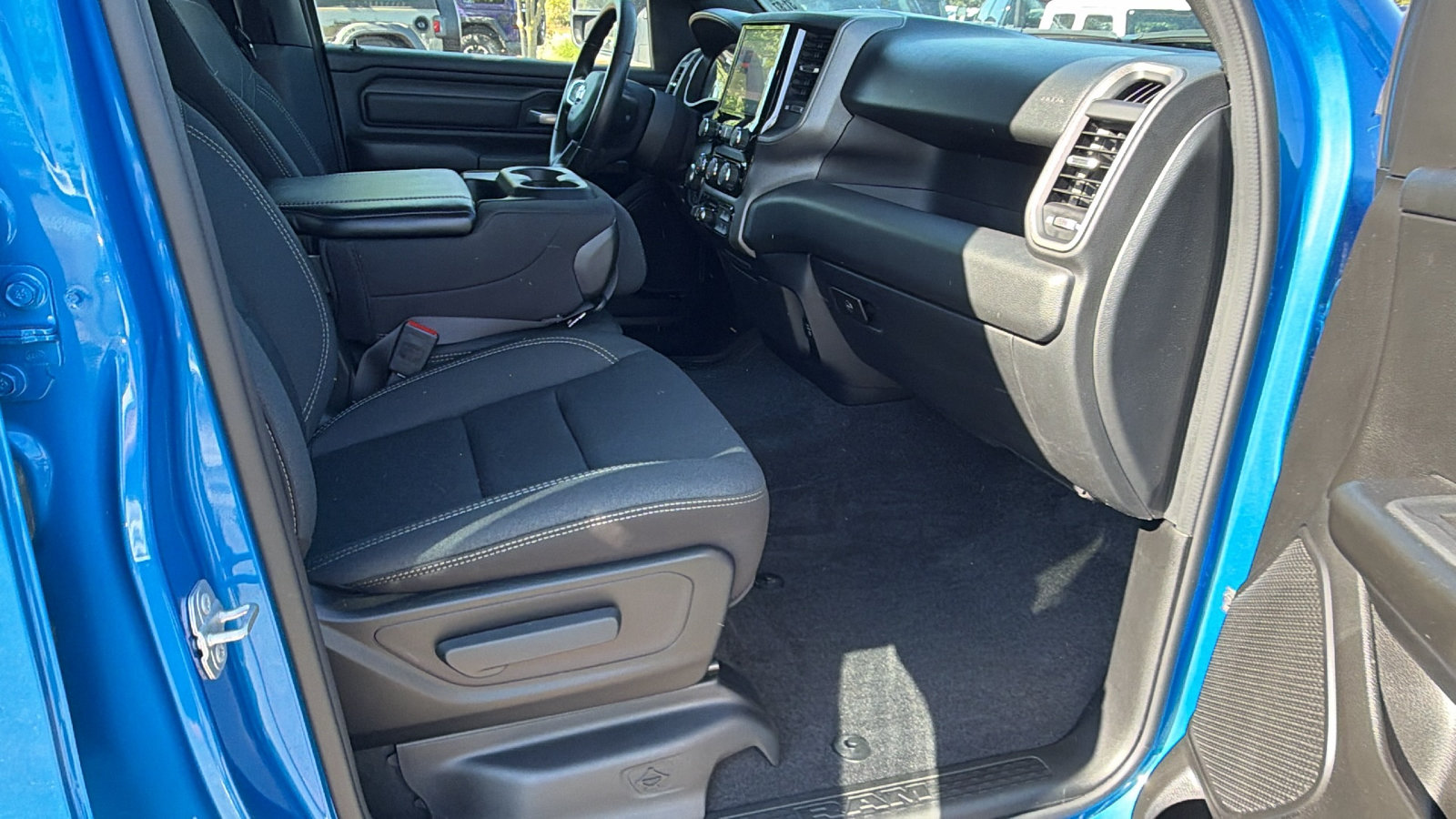 Used 2025 RAM 1500 Warlock AWD/4WD image 21