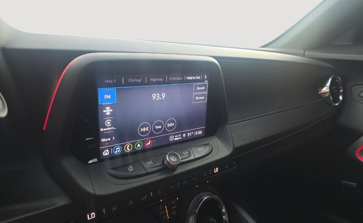 Used 2022 Chevrolet Camaro SS RWD image 9