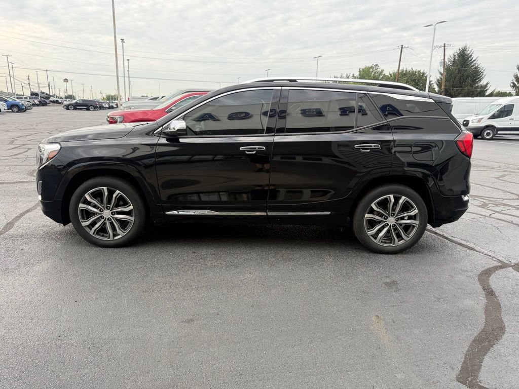 Used 2020 GMC Terrain Denali w/ Denali Premium Package AWD/4WD image 8