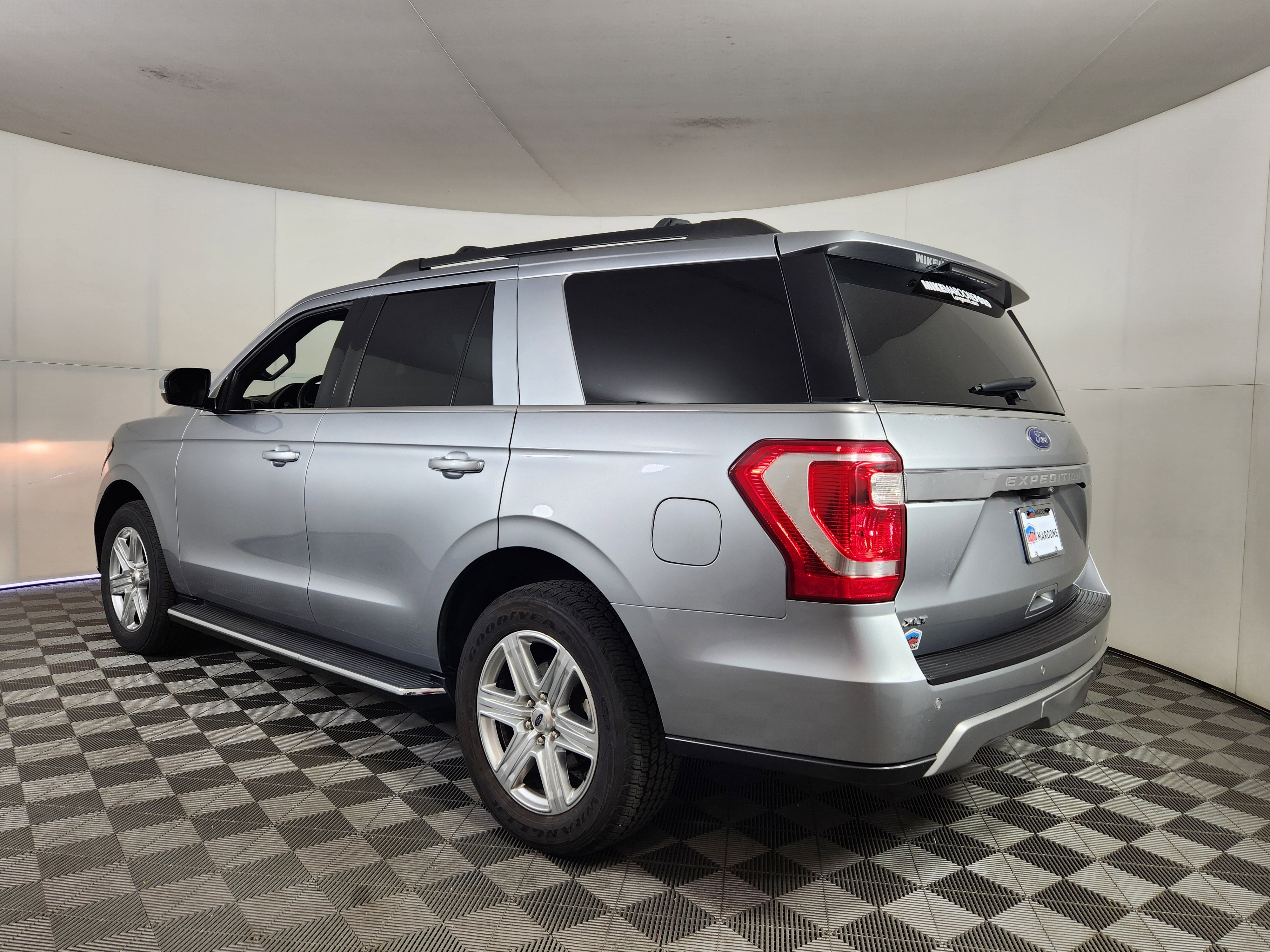 Used 2020 Ford Expedition XLT w/ Equipment Group 202A AWD/4WD image 5