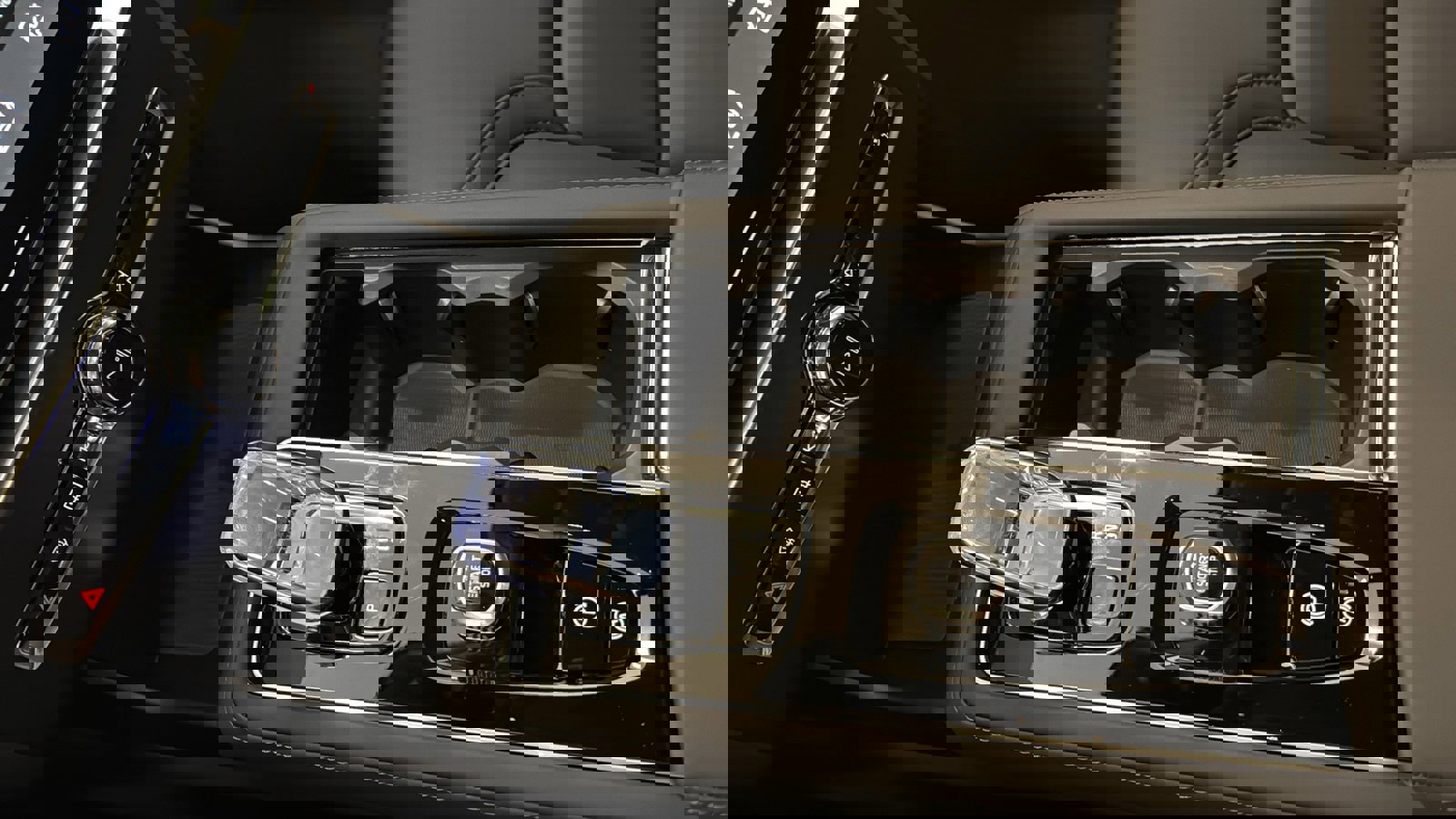 New 2026 Volvo XC90 B6 Plus w/ Protection Package Premier image 19