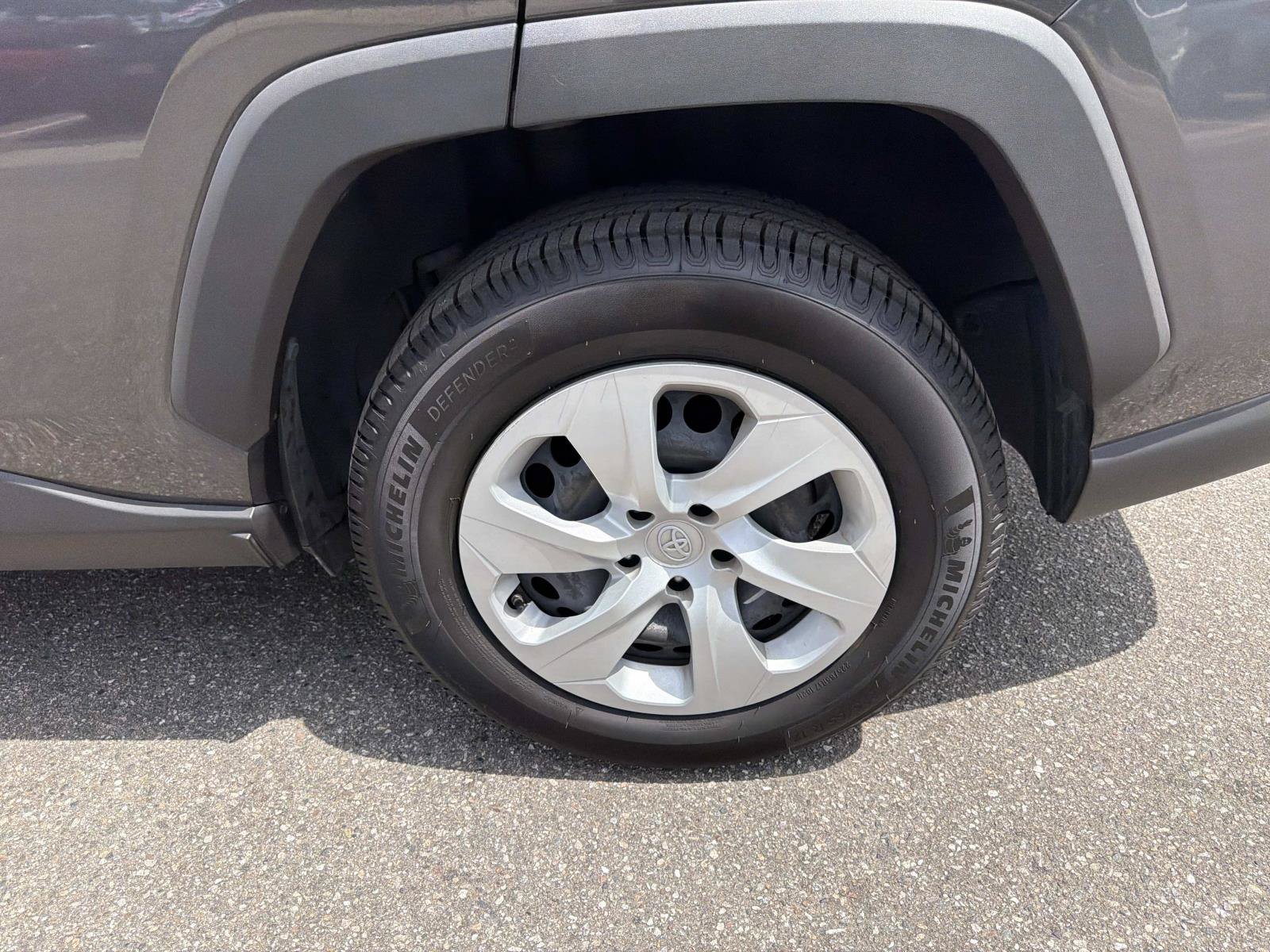 Used 2019 Toyota RAV4 LE w/ Carpet Mat Package FWD image 7
