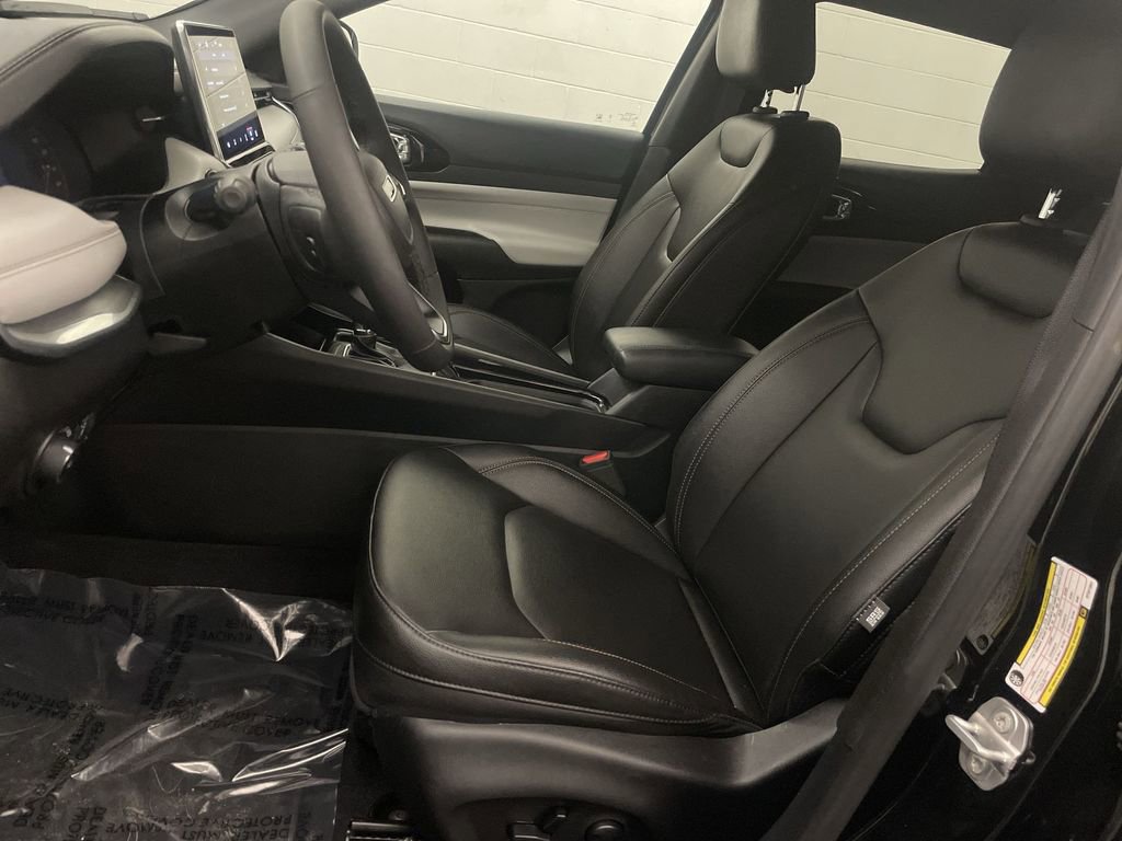 Used 2024 Jeep Compass Limited image 4