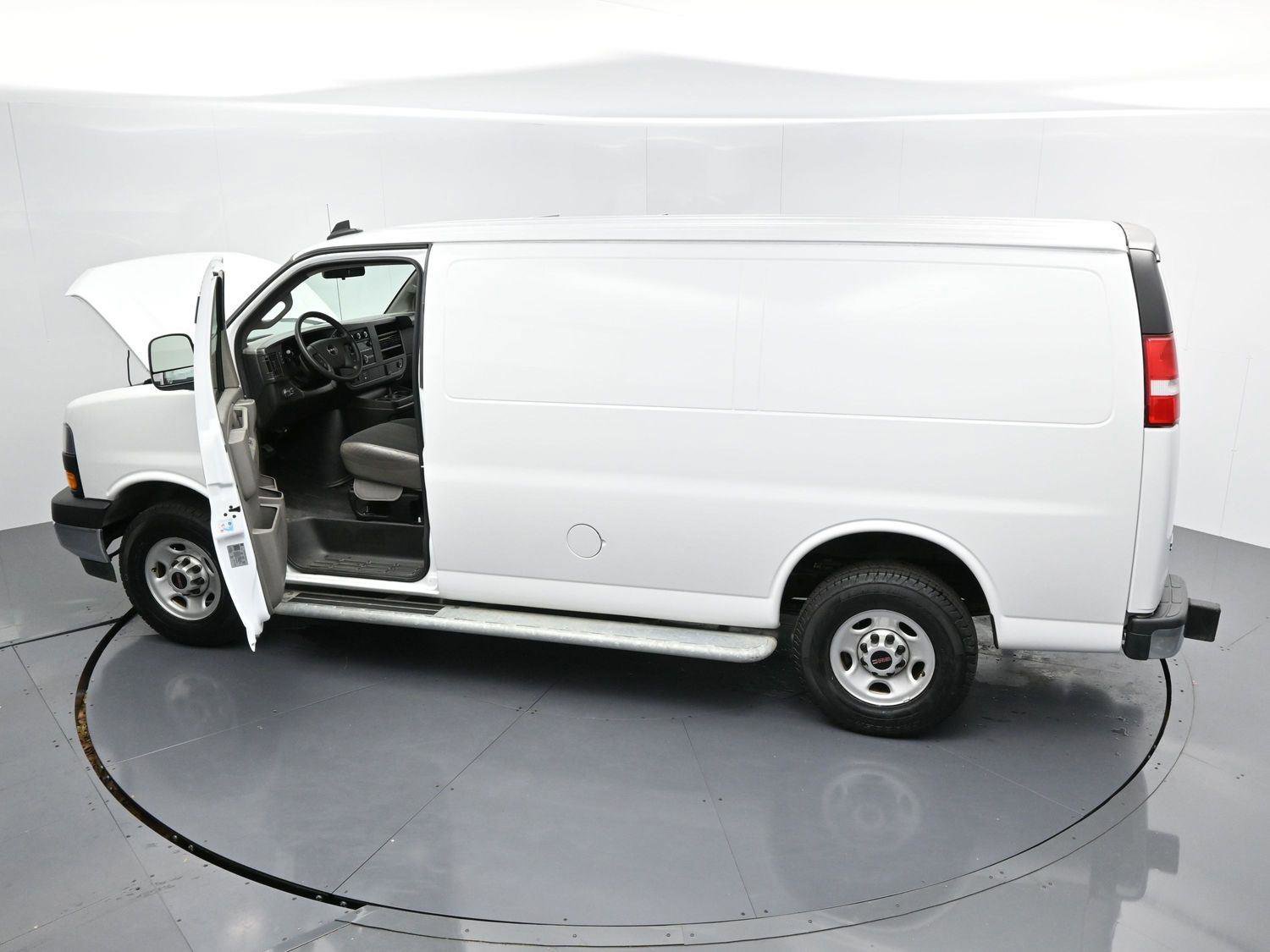 Used 2024 GMC Savana 2500 w/ Driver Convenience Package image 33