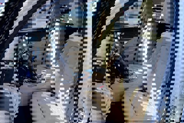 Used 2019 Mercedes-Benz GLC 300 4MATIC image 25