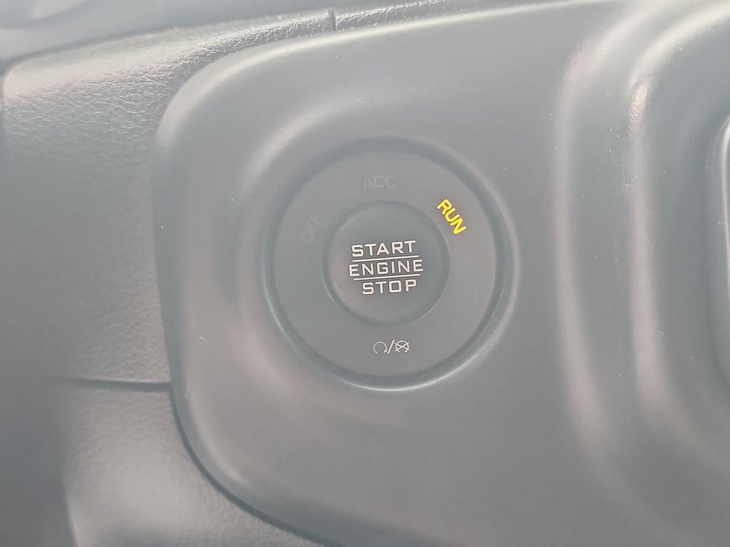 Used 2021 Jeep Wrangler Unlimited Sahara AWD/4WD image 17