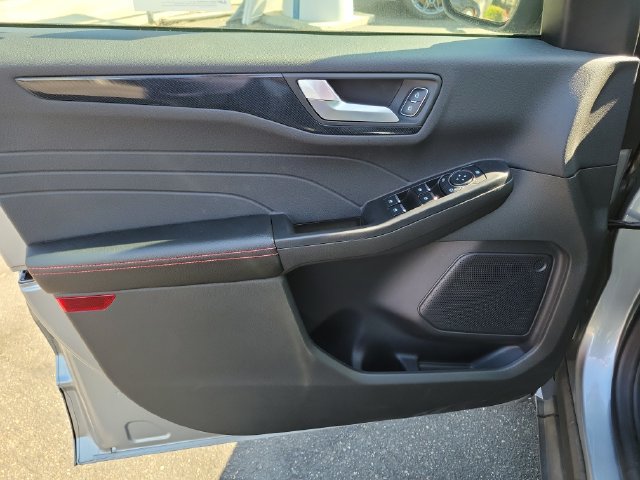 New 2024 Ford Escape ST-Line w/ Tech Pack #1 FWD image 18