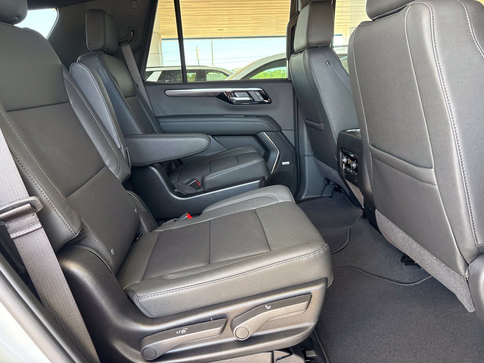 New 2027 Chevrolet Tahoe LT w/ Comfort Package RWD image 23