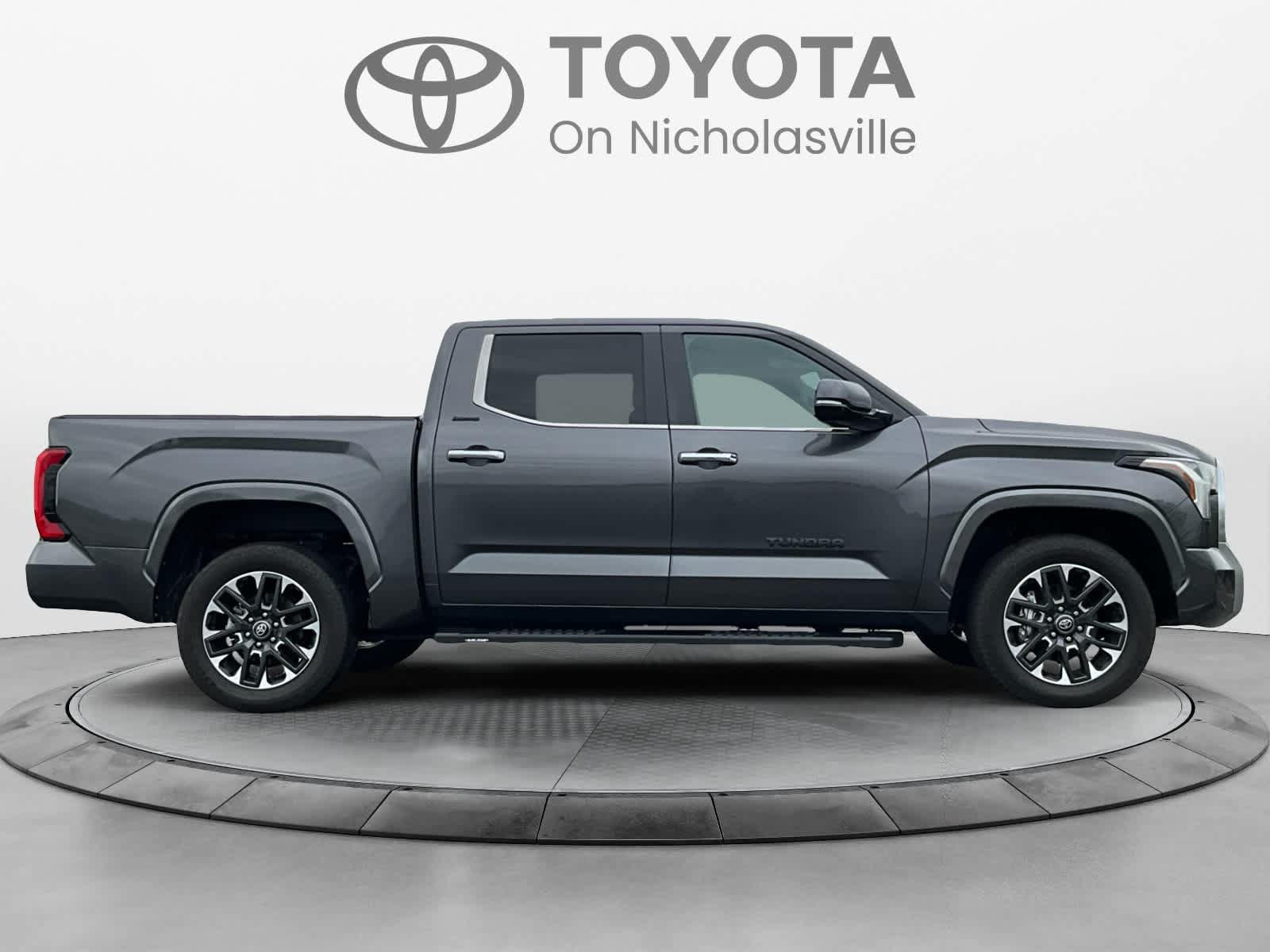 Used 2025 Toyota Tundra Limited AWD/4WD image 6