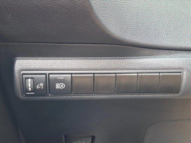 Used 2025 Toyota Corolla LE FWD image 16