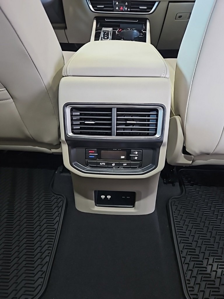 New 2026 Volkswagen Atlas SE image 18