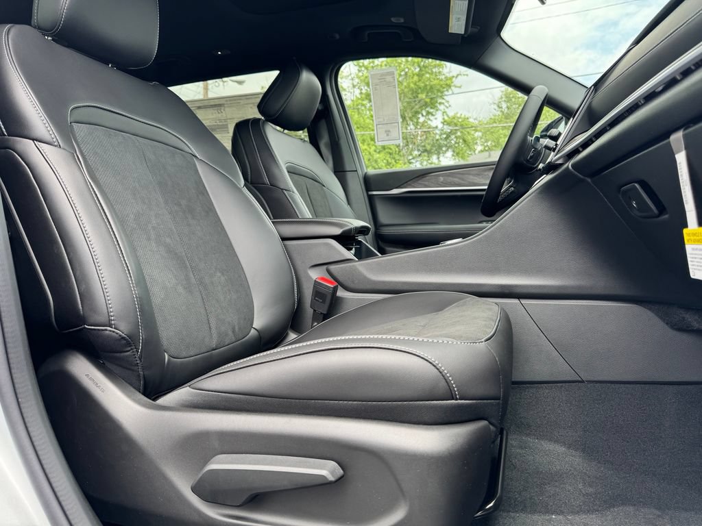 New 2026 Jeep Grand Cherokee L 4WD image 10