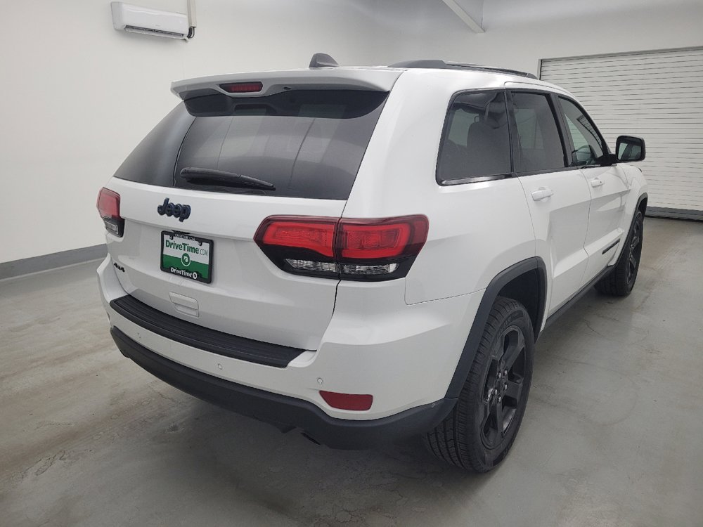 Used 2018 Jeep Grand Cherokee Laredo AWD/4WD image 9
