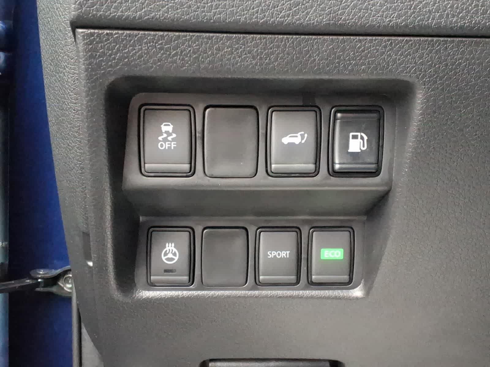 Used 2018 Nissan Rogue SV w/ Sun & Sound Touring Package FWD image 15