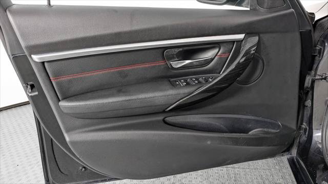 Used 2017 BMW 330i xDrive Sedan AWD/4WD image 13
