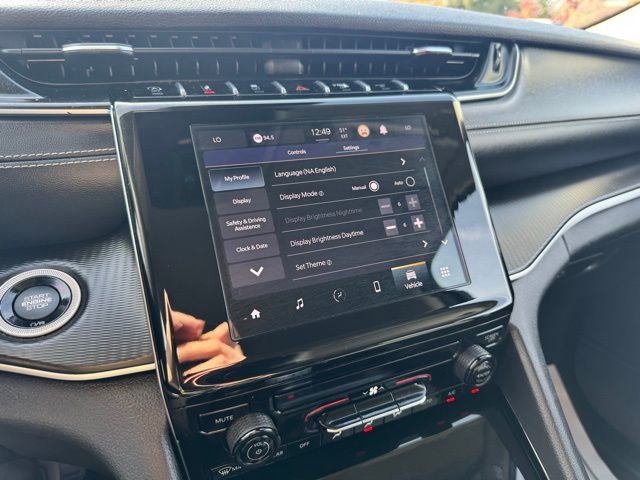 Certified 2023 Jeep Grand Cherokee Laredo image 22