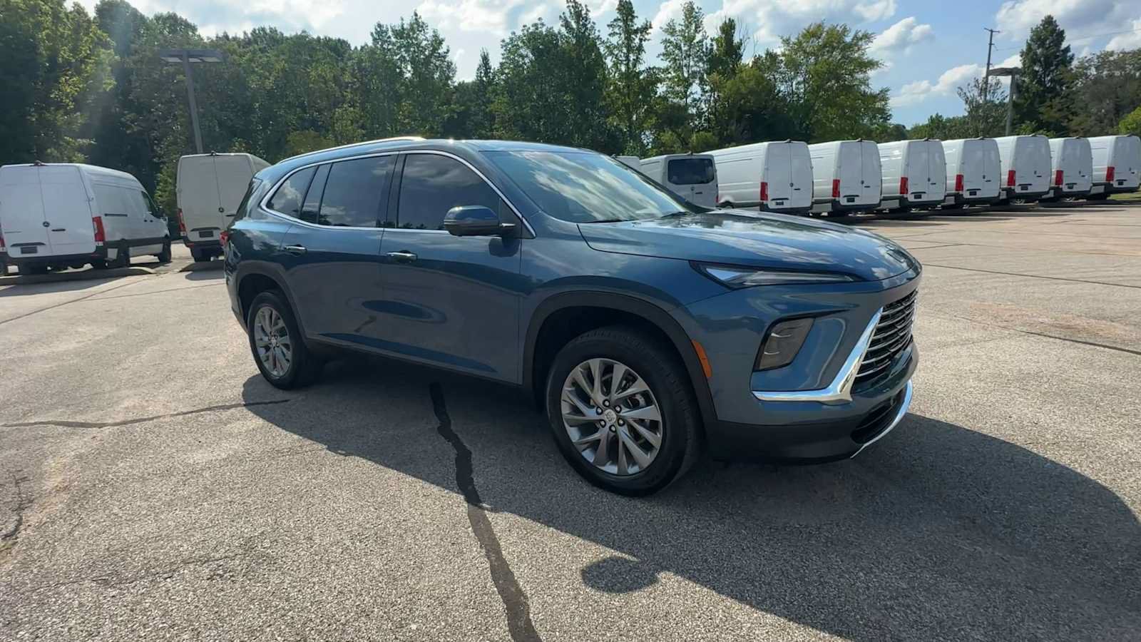 Used 2025 Buick Enclave Preferred w/ Power Package FWD image 2