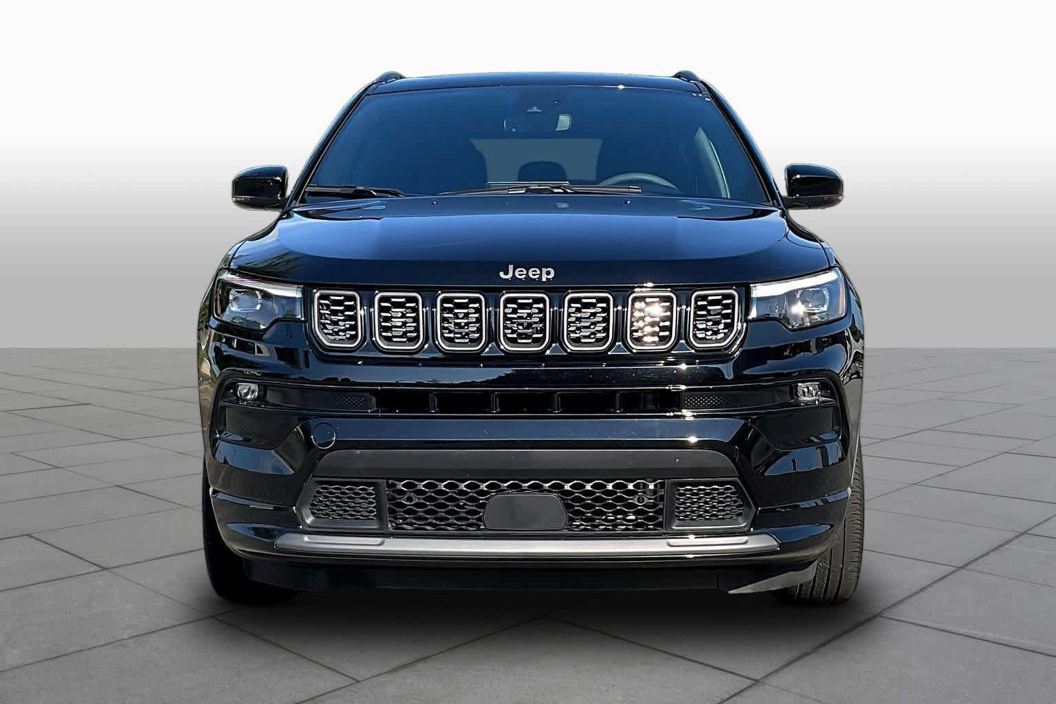 Used 2024 Jeep Compass Limited w/ High Altitude Package AWD/4WD image 7