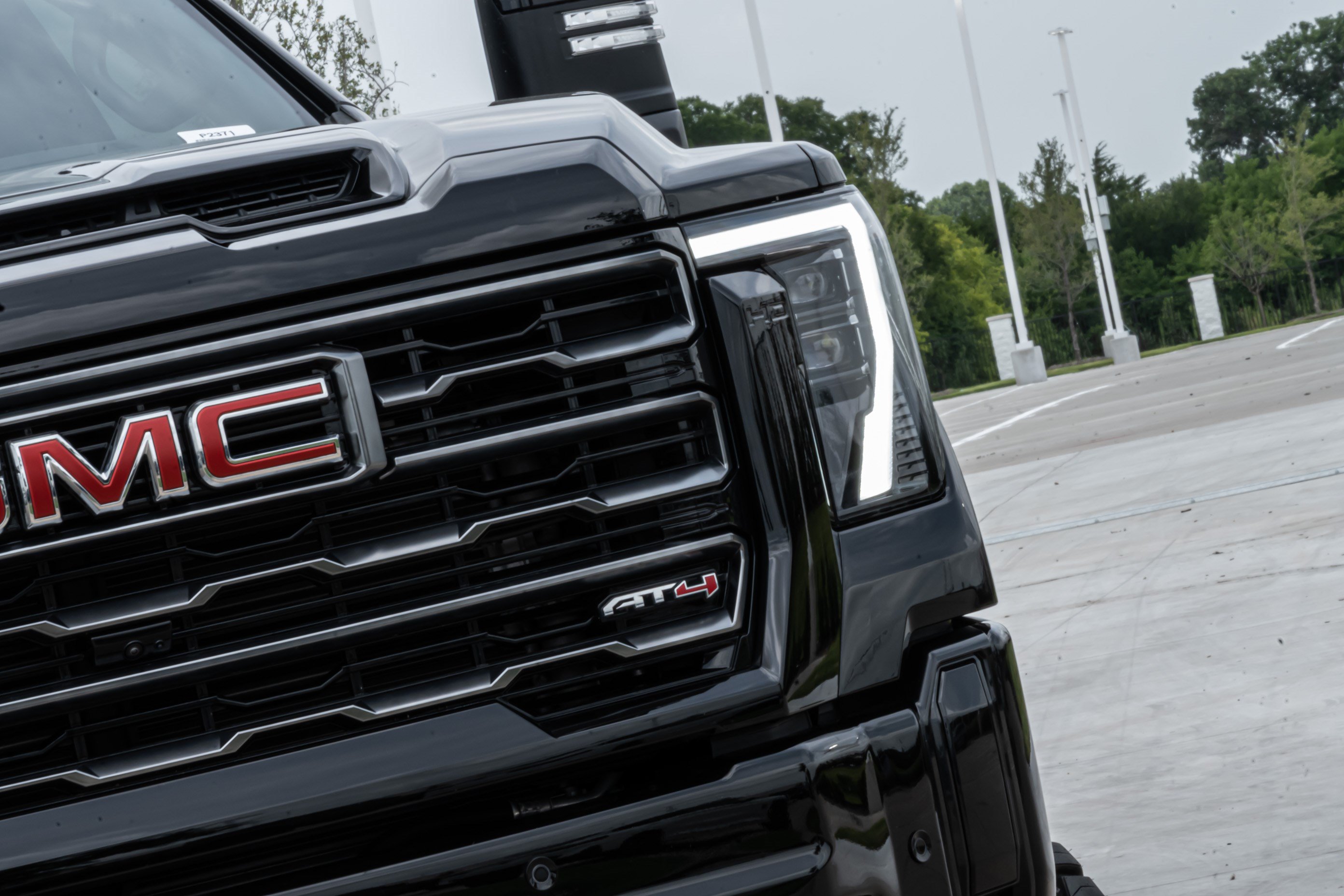 Used 2026 GMC Sierra 2500 AT4 w/ Technology Package AWD/4WD image 11