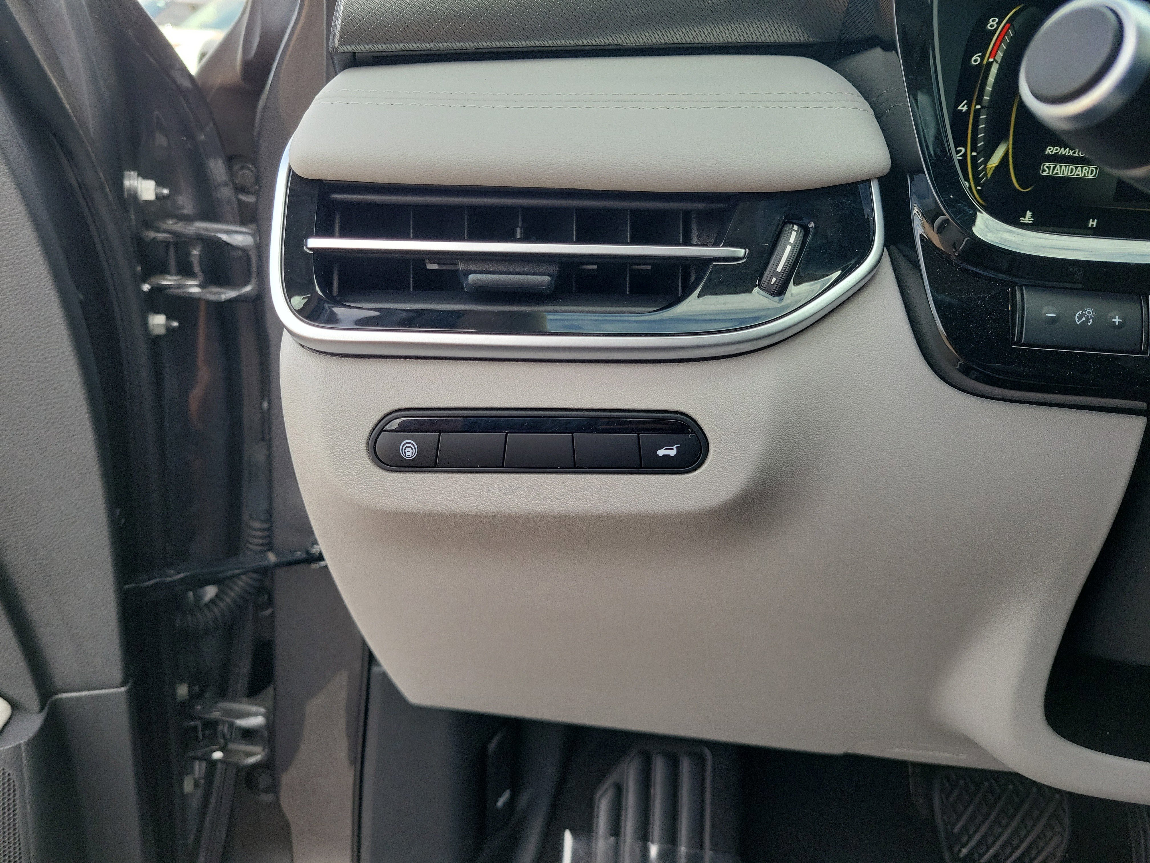 Certified 2026 INFINITI QX60 Pure w/ Cargo Package image 16