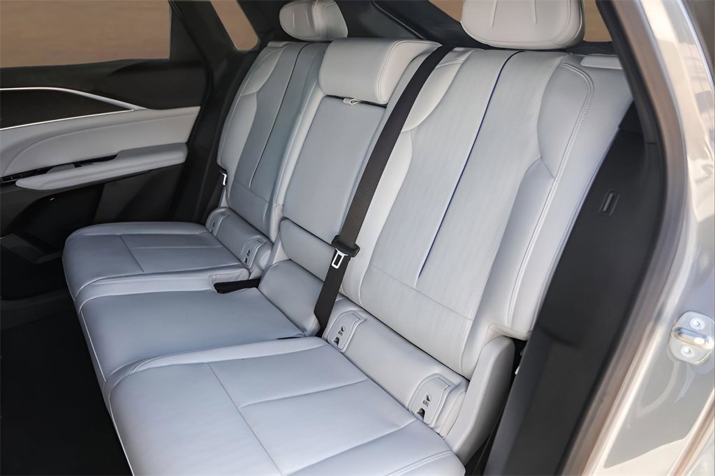 Certified 2024 Cadillac Lyriq Luxury image 22