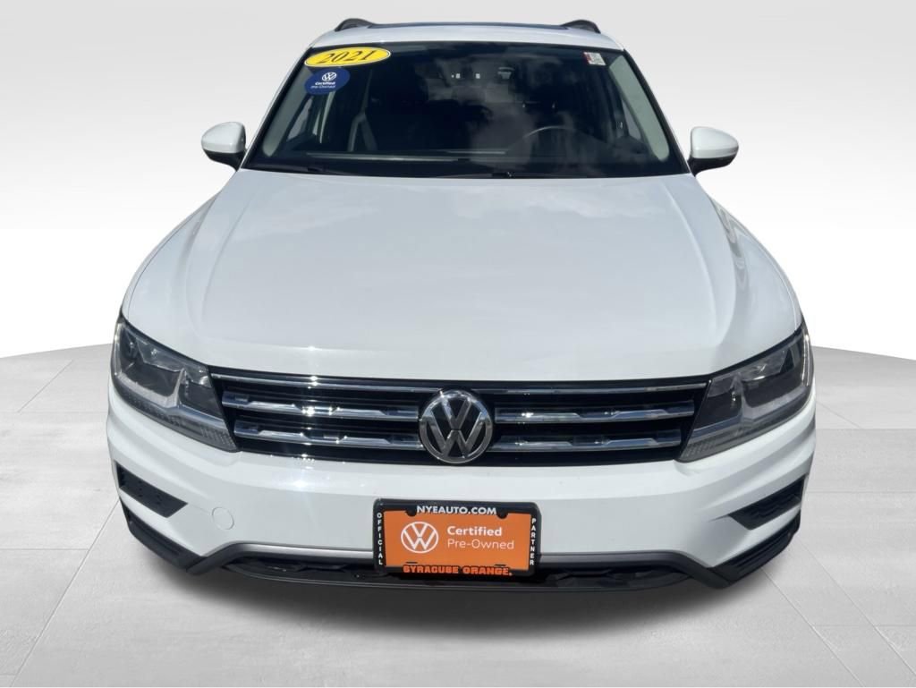 Used 2021 Volkswagen Tiguan SE w/ Panoramic Sunroof Package AWD/4WD image 2