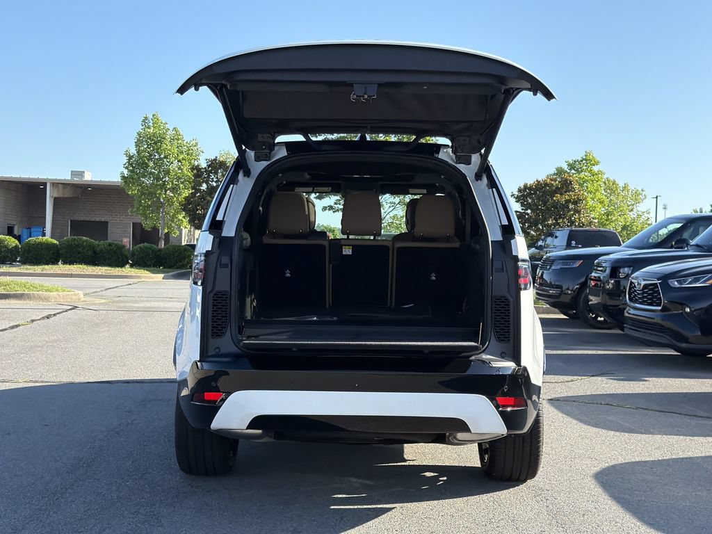 New 2026 Land Rover Discovery Dynamic SE AWD/4WD image 12