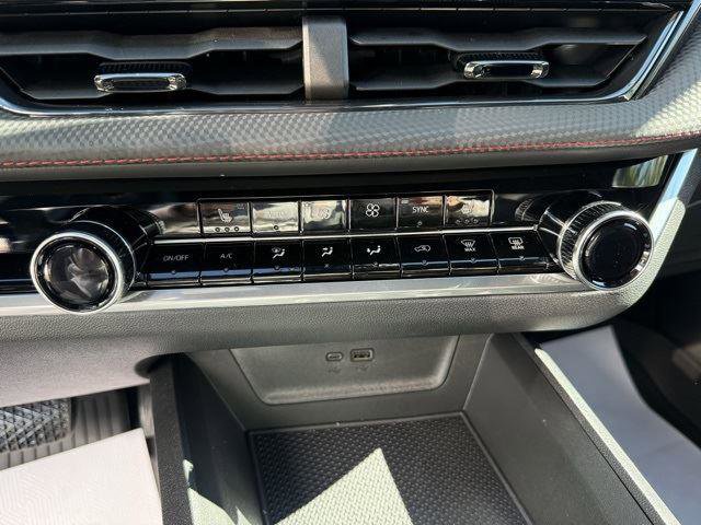 New 2026 Chevrolet Equinox RS w/ LPO, Floor Liner Package image 13